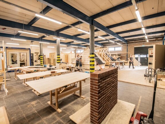 alfa-college-onze-bouw-en-infra-studenten-voelen-zich-thuis-in-ons-praktijk-en-examencentrum-in-the-rock
